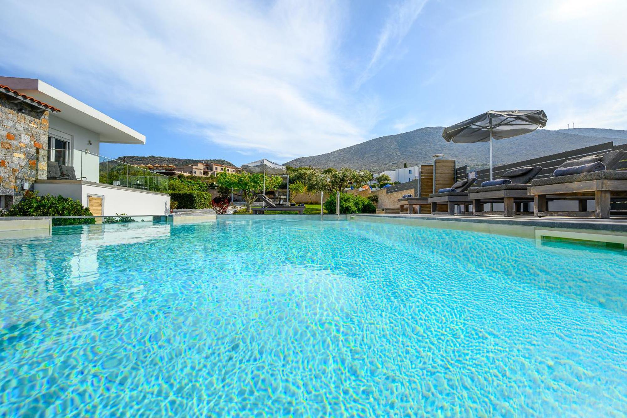 Queen'S Gem Luxury Villa - Heated Jacuzzi & Pool Herszonisszosz Kültér fotó