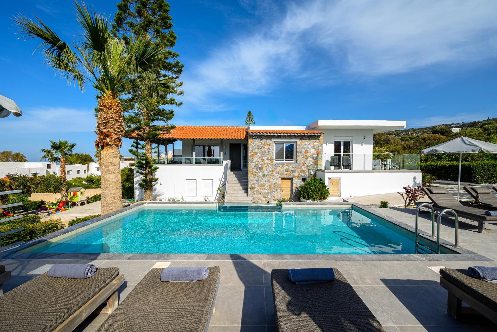 Queen'S Gem Luxury Villa - Heated Jacuzzi & Pool Herszonisszosz Kültér fotó