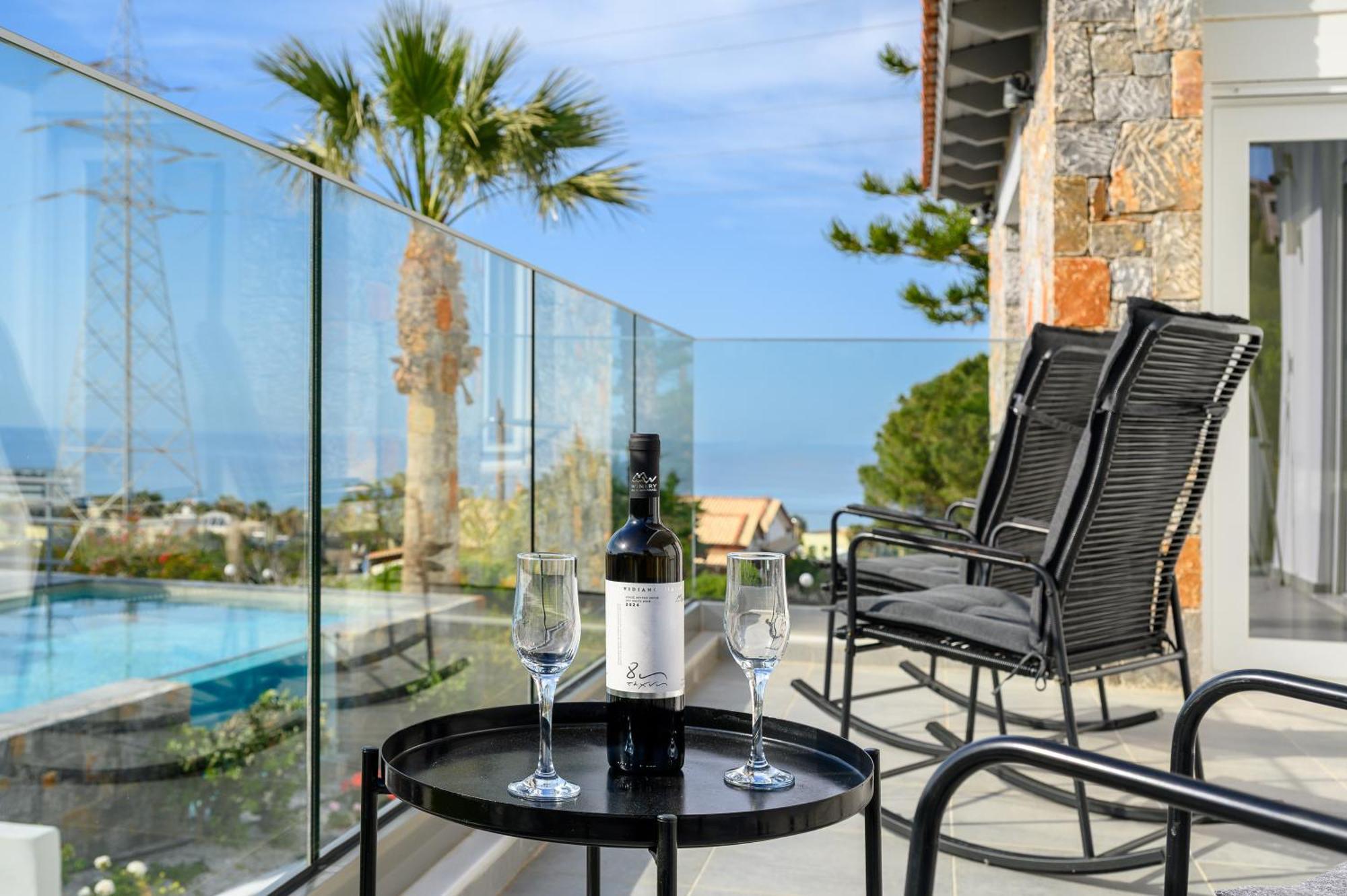 Queen'S Gem Luxury Villa - Heated Jacuzzi & Pool Herszonisszosz Kültér fotó