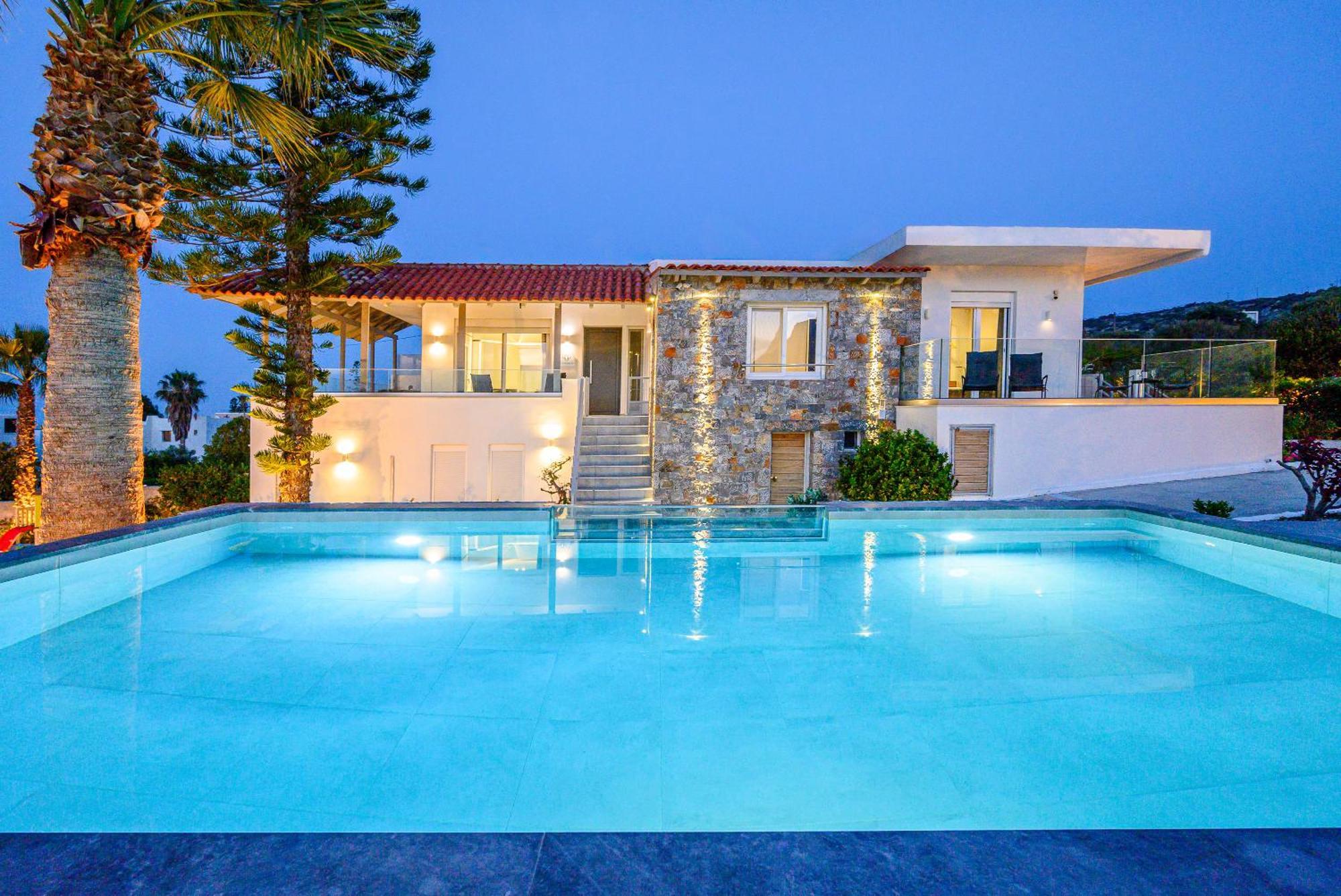 Queen'S Gem Luxury Villa - Heated Jacuzzi & Pool Herszonisszosz Kültér fotó
