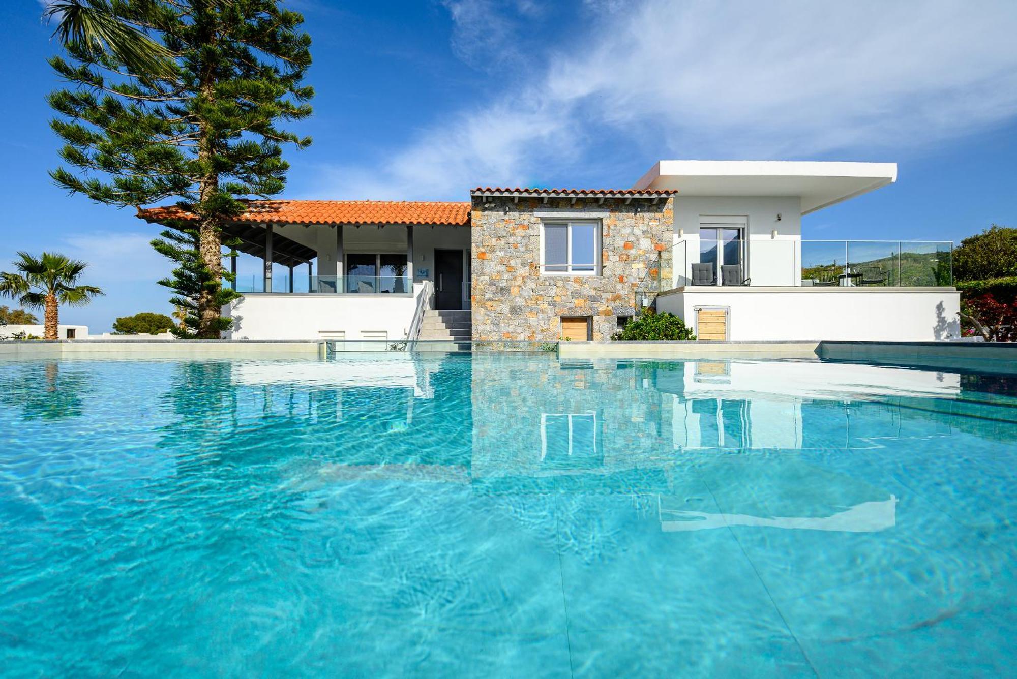 Queen'S Gem Luxury Villa - Heated Jacuzzi & Pool Herszonisszosz Kültér fotó